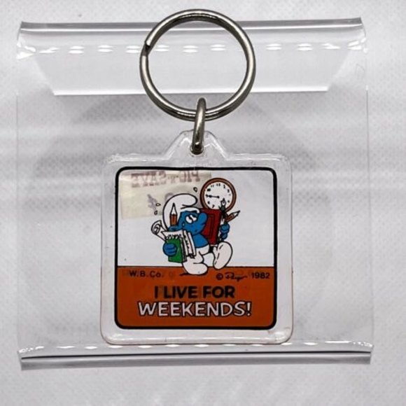 Vintage Smurfs 1982 Acrylic Cartoon KeyChain I Live For Weekends W.B. Co - Picture 2 of 4